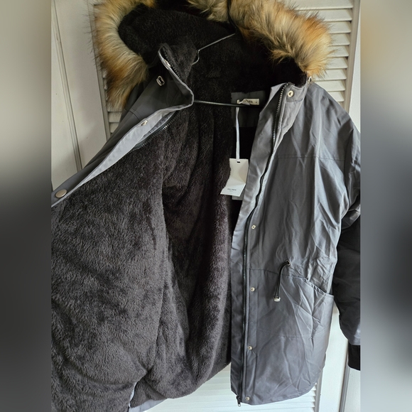 Winter coat - Picture 2 of 4